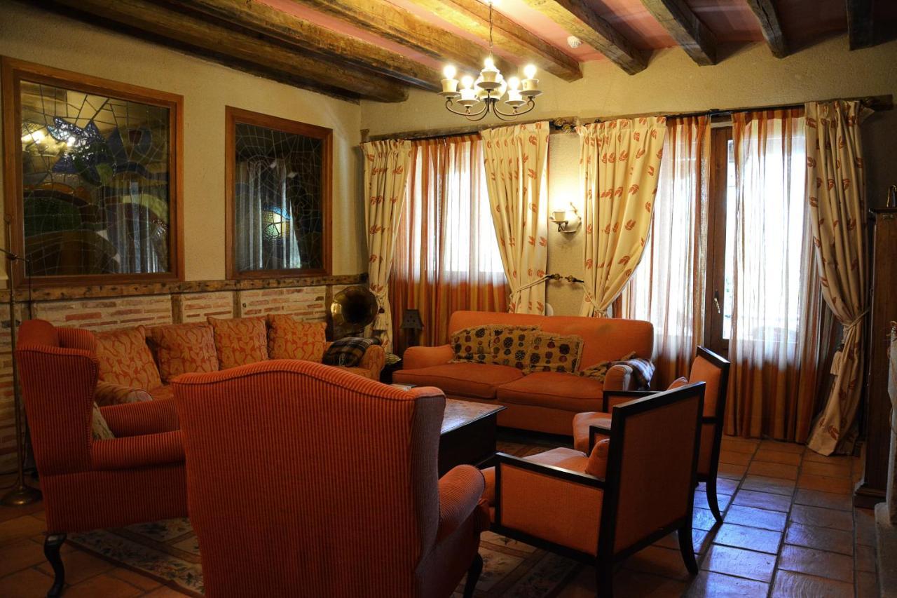 Posada Fuenteplateada Collado Hermoso Exterior foto